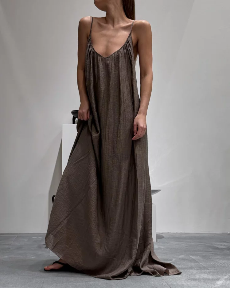 Модные цвета 2026 года в женской одежде: палитра, которая задаёт настроение