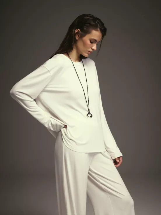 Лонгслив ESSENCE за 11 900 рублей