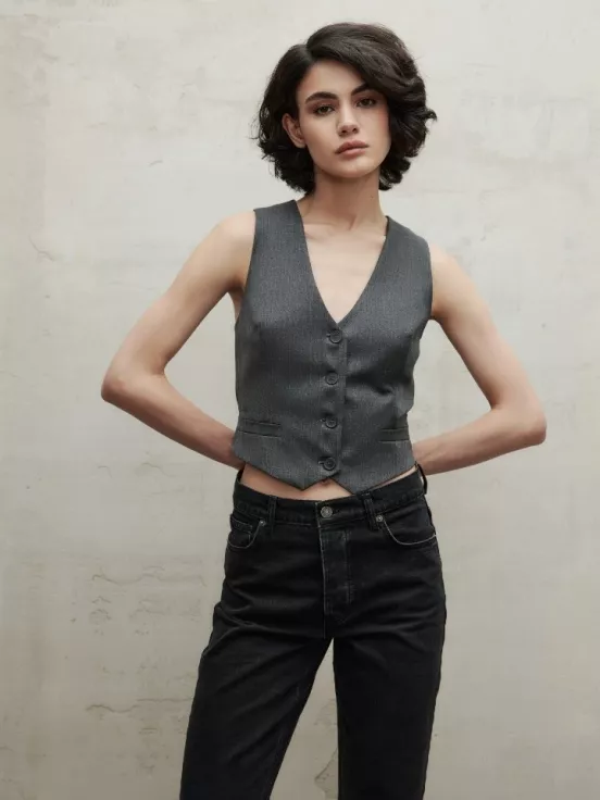 Жилет DADDY цвет серый за 15 900 рублей