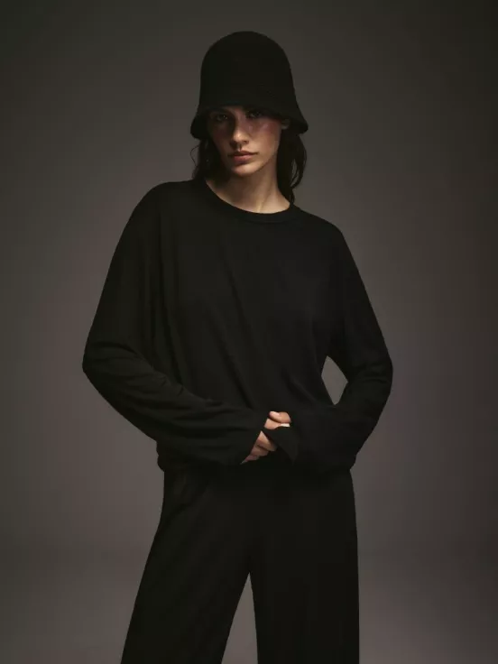 Лонгслив ESSENCE