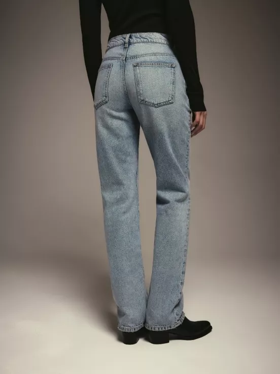 Джинсы OUTLOOK за 35 000 рублей