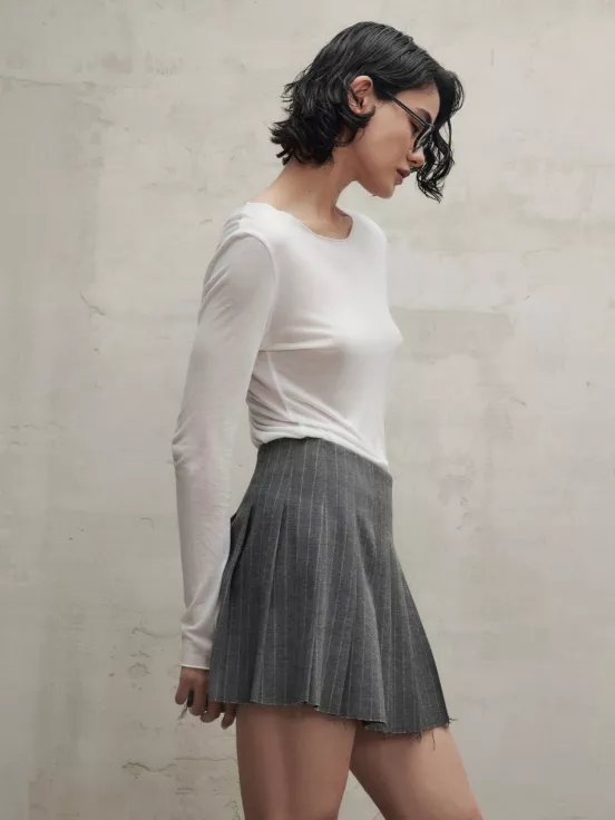 Купить Лонгслив SKIN цвет белый за 11 900 рублей