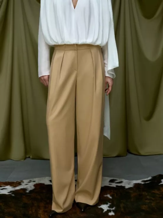 Брюки AMBITION за 25 900 рублей