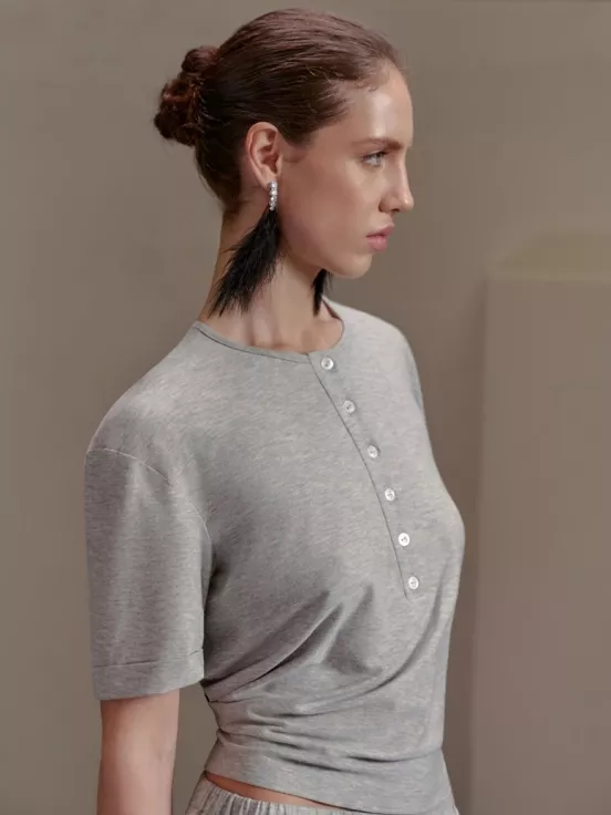 Футболка JUST за 13 000 рублей