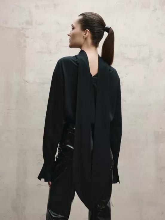 Купить Блуза NEW SAINT цвет черный за 17 500 рублей