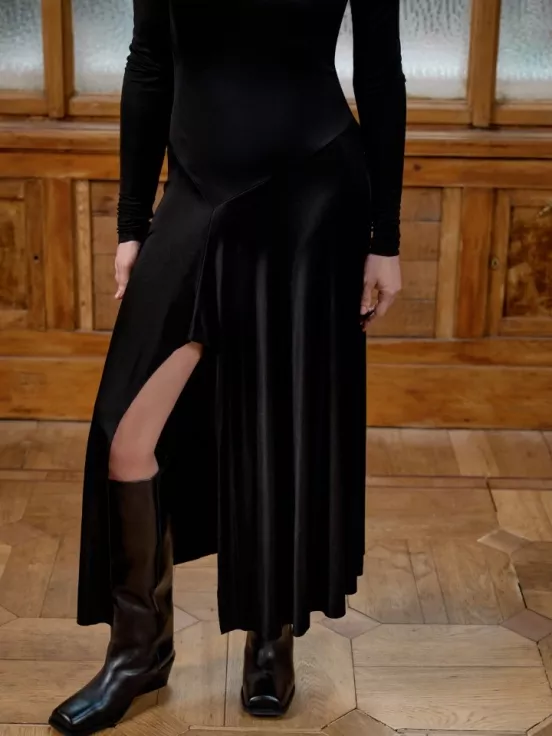 Платье RUNWAY цвет черный за 32 900 рублей