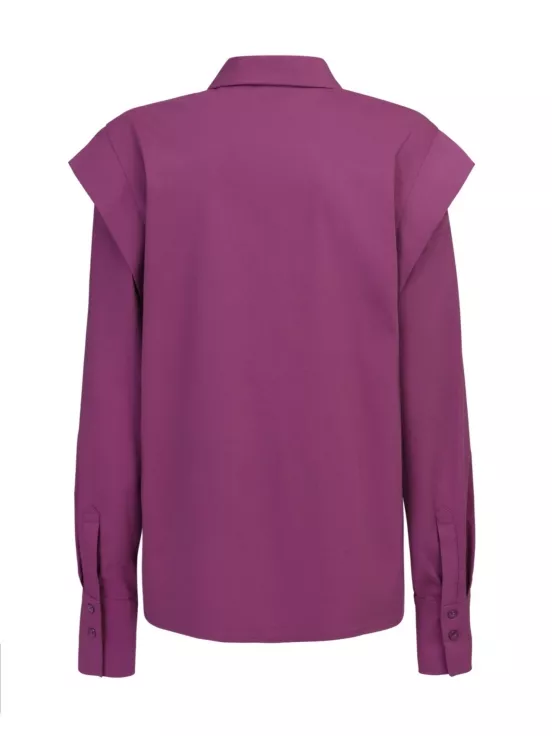 Купить Рубашка с фактурными плечами цвет лиловый за 11 600 рублей