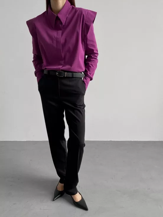 Рубашка с фактурными плечами