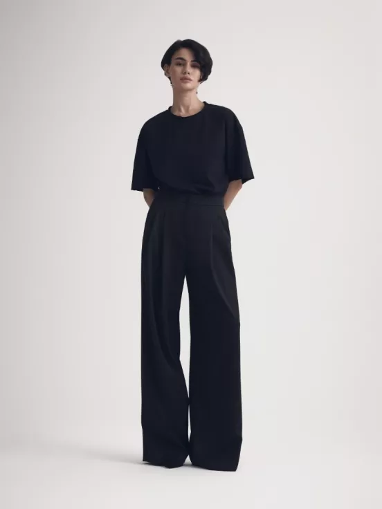 Футболка PARIS цвет черный за 6 750 рублей