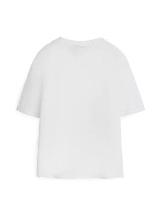 Футболка BASIC T-SHIRT за 3 900 рублей