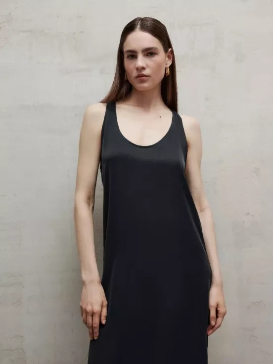 Платье BASIC цвет черный за 23 900 рублей