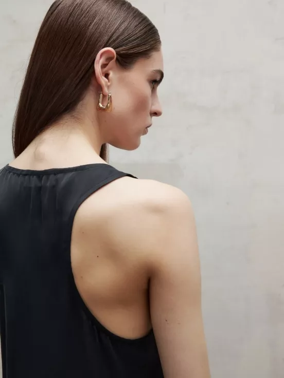 Платье BASIC за 23 900 рублей