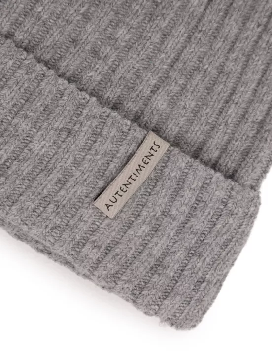 Шапка цвет серый за 9 730 рублей