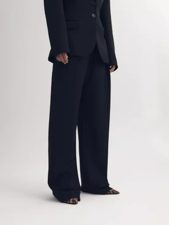 Купить Брюки CAPULETTI цвет черный за 20 900 рублей