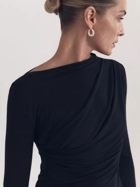 Лонгслив NAKED цвет черный за 11 900 рублей