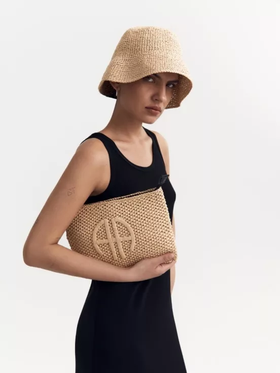 Клатч плетеный