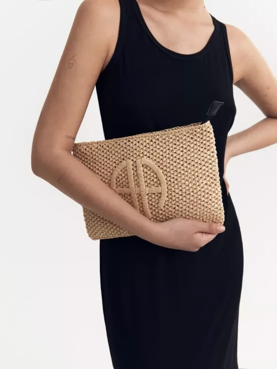 Клатч плетеный