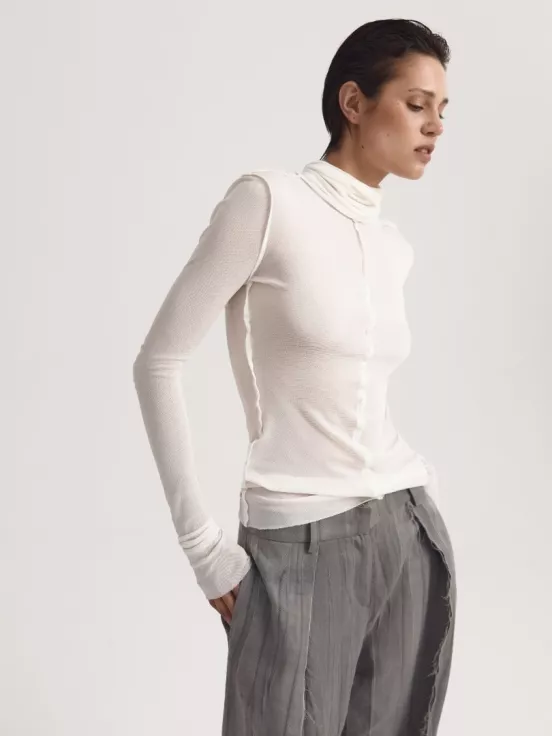 Лонгслив INSIDE OUT за 17 900 рублей