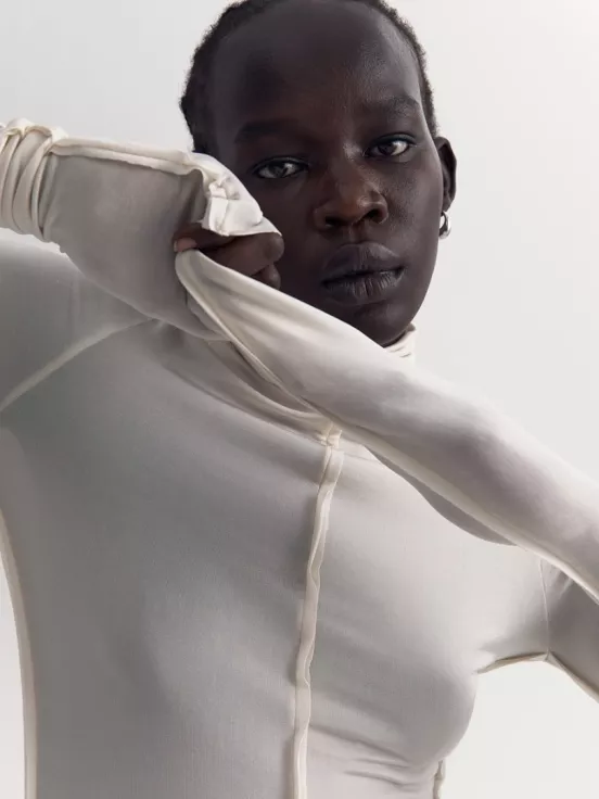 Лонгслив INSIDE за 15 900 рублей