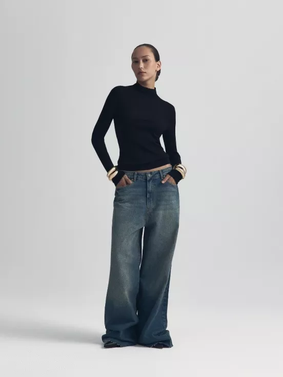 Лонгслив FLUFFY BLACK цвет черный за 22 900 рублей