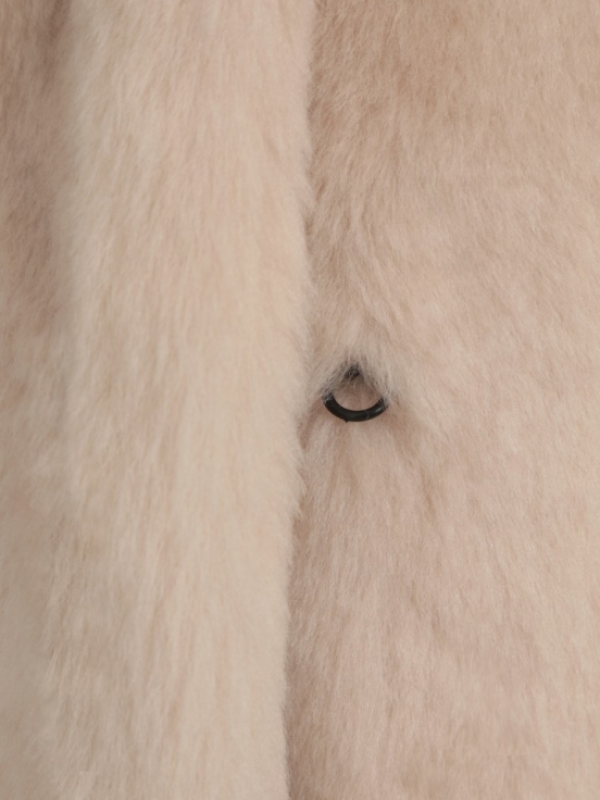 Купить Шуба MANTEAU цвет пудровый за 99 000 рублей