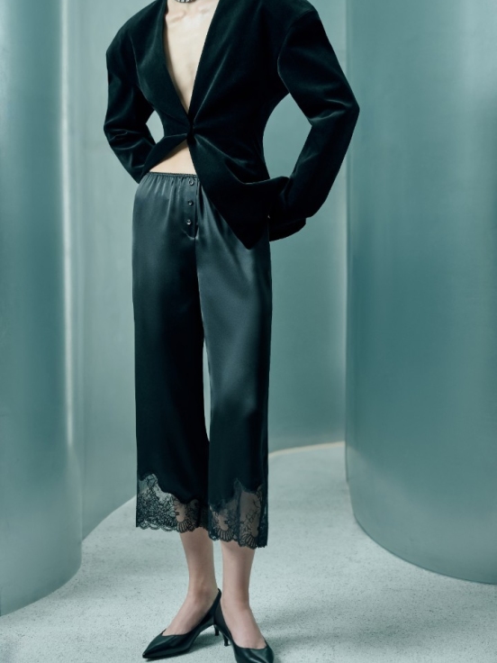 Брюки AMBROSE за 25 000 рублей