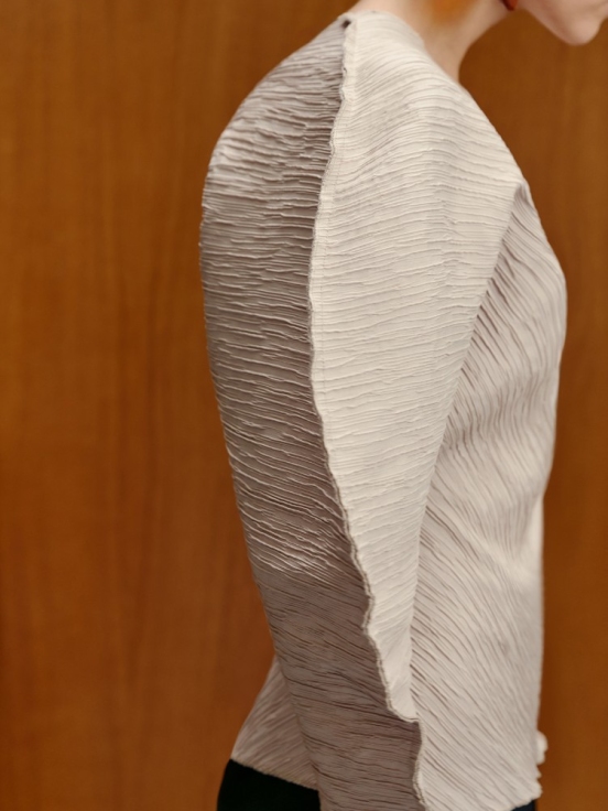 Блуза SURREALIST за 21 900 рублей