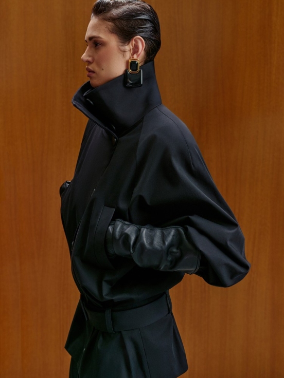 Куртка DISCOVERY цвет черный за 55 000 рублей