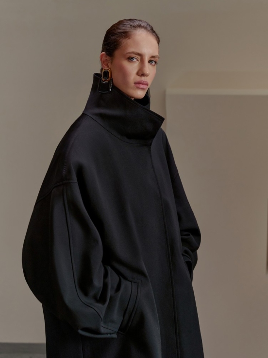 Плащ CREATOR цвет черный за 75 000 рублей