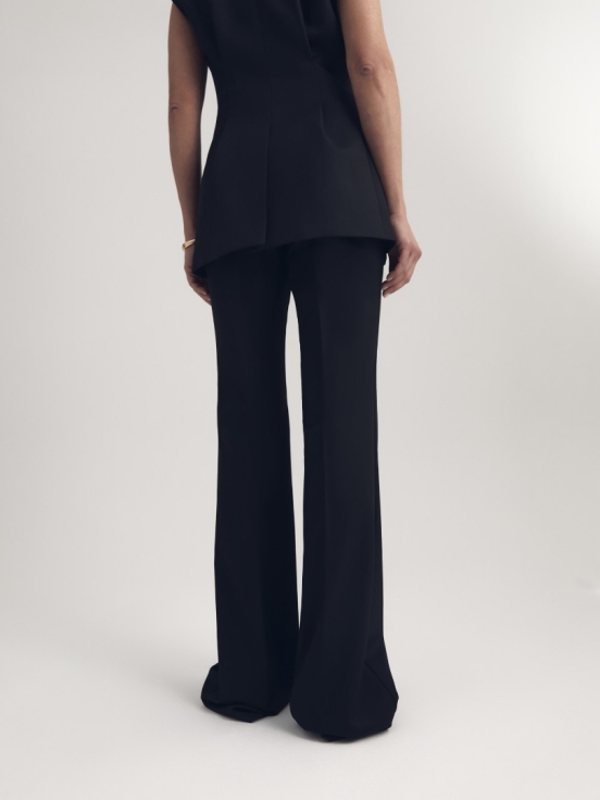 Брюки клеш SUMMER SUIT за 23 900 рублей