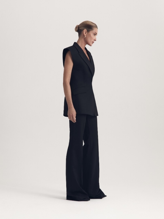 Жилет удлиненный SUMMER SUIT за 28 900 рублей